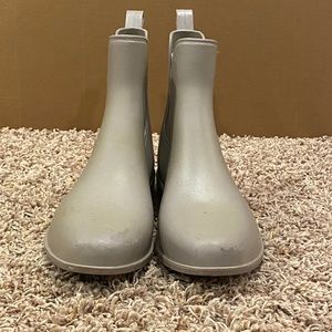 Gray women boots